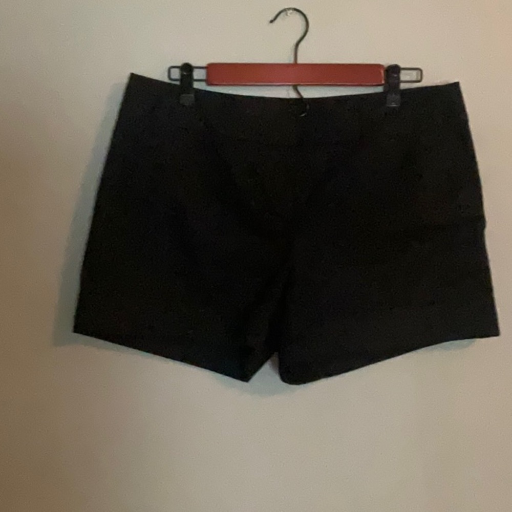7th Avenue New York & Co black shorts with cuff, size 10